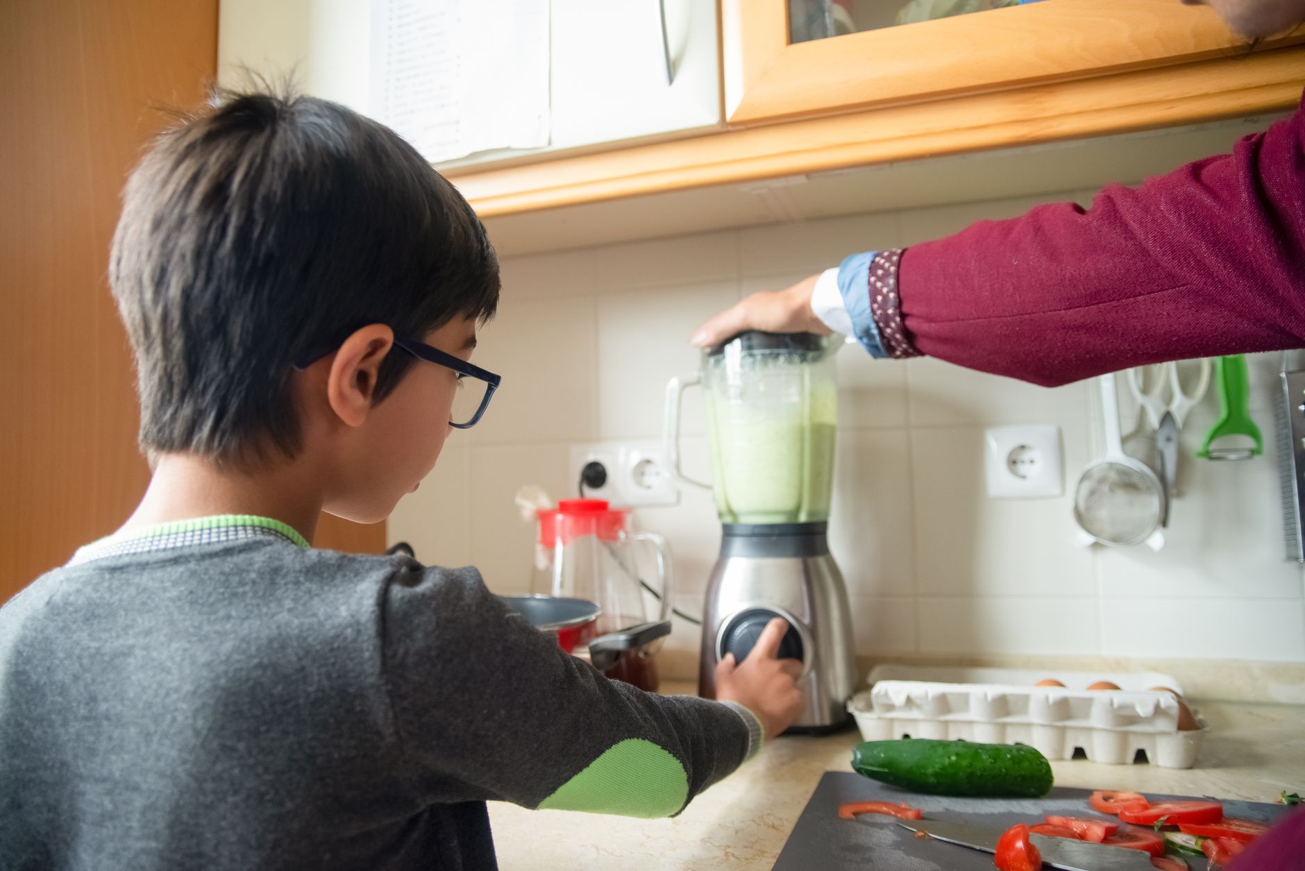 Ninja Kitchen blender making healthy smoothie